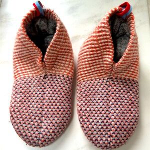 Bombas youth slippers